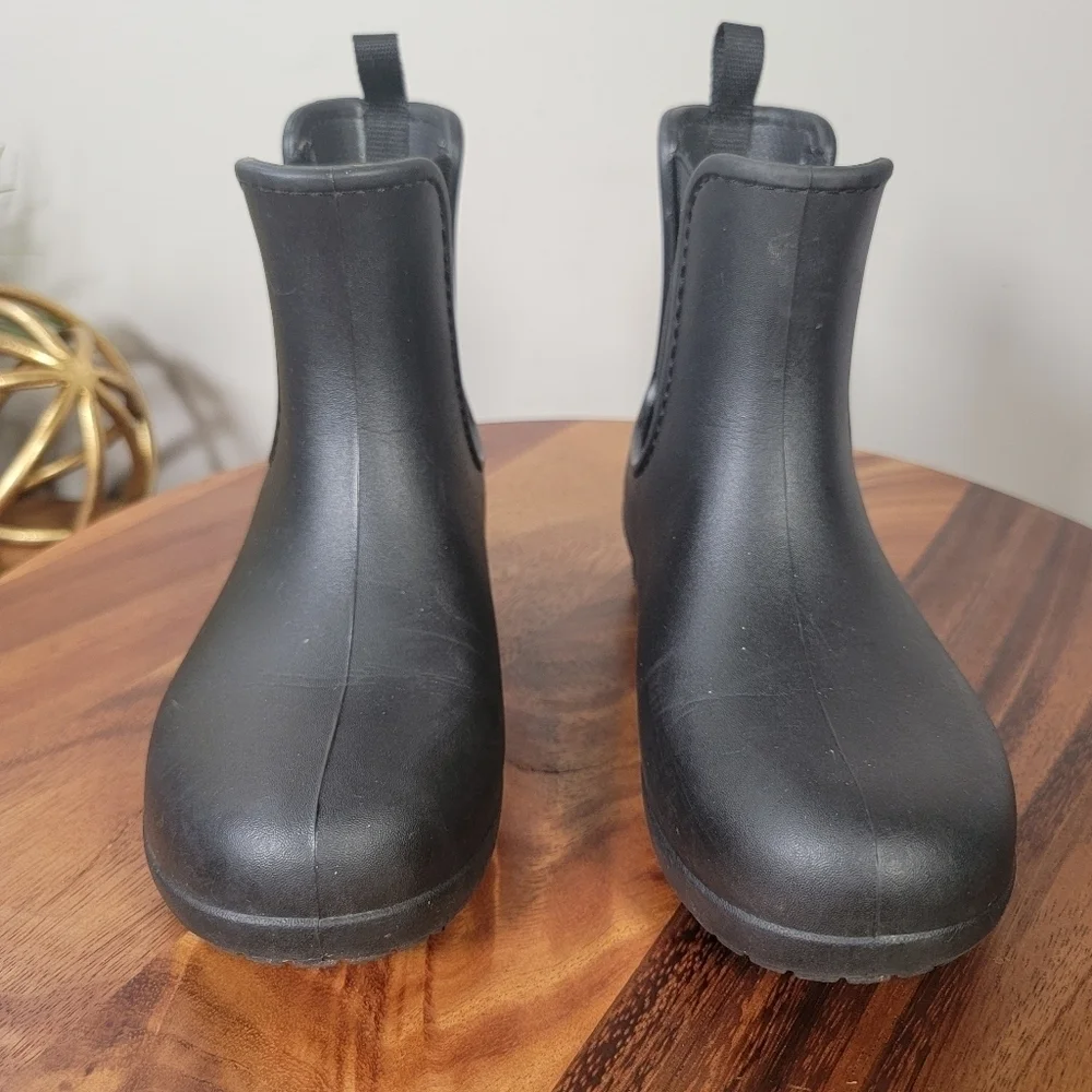 CROCS Black Rain Boots Pull on Chelsea Boot Waterproof Size Women's 4